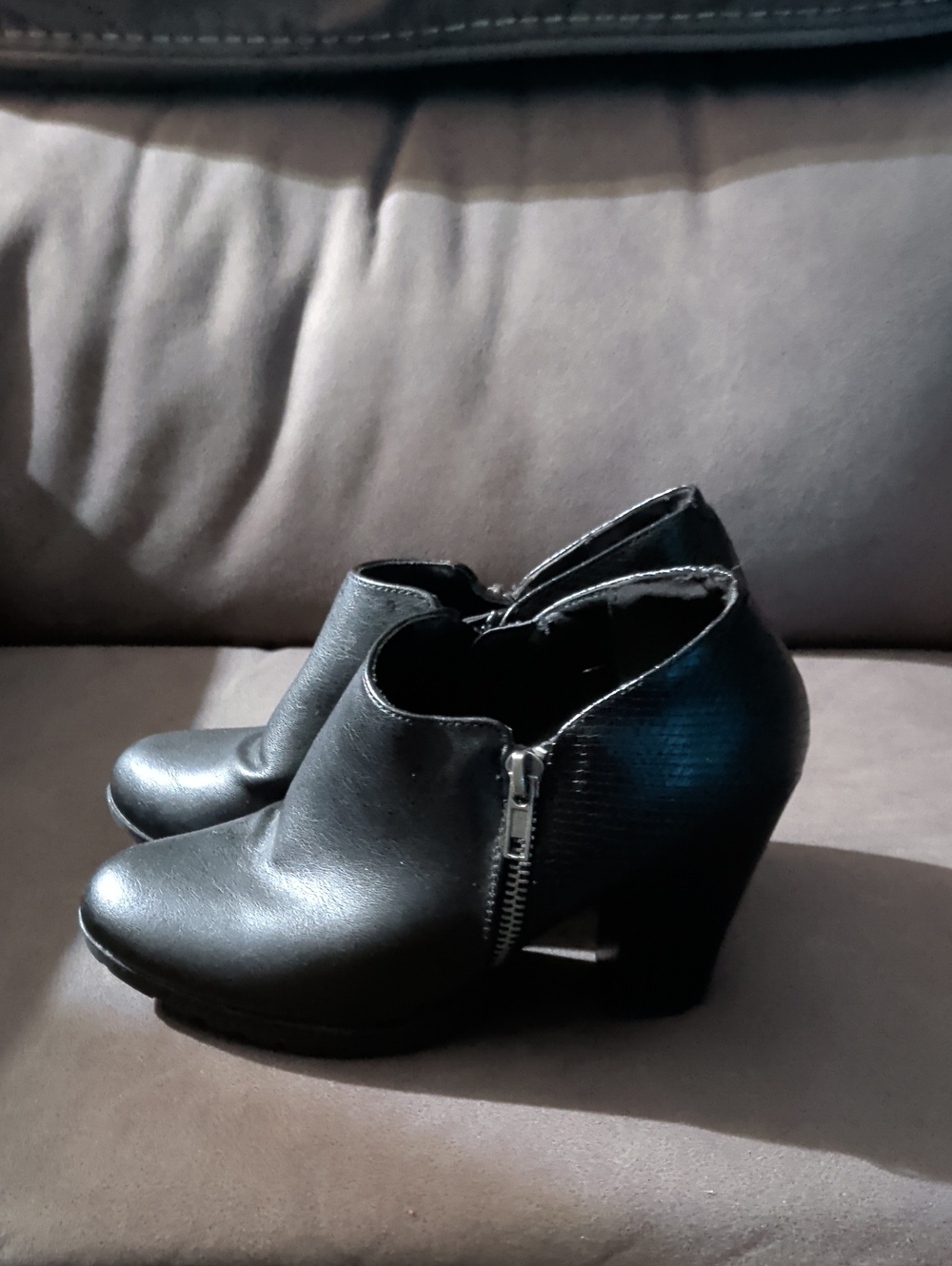 Rialto Black Leather Heeled Ankle Boots with Side Zipper